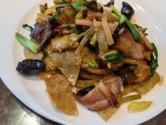 洋芋粑粑炒镇平腊肉-金洲美食(金州广场店)