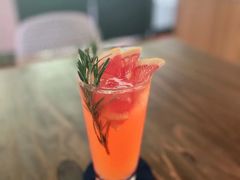 -彳亍咖啡·这里(水湾路店)
