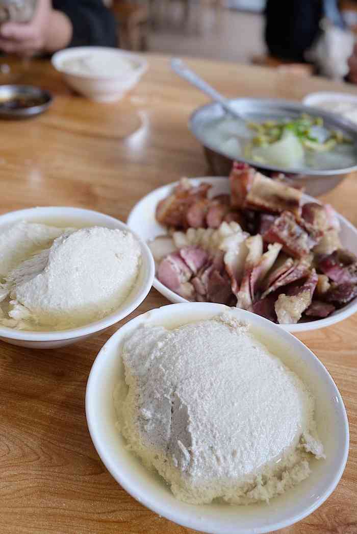 周三妹豆花饭-"李总在乐山专门带我去吃了一家地道农家馆子.
