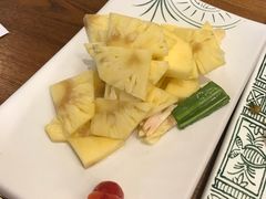 青柠檬拌鲜菠萝-云海肴·汽锅鸡·云南菜(苏州中心店)