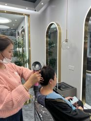 -DO A HAIRSTYLE