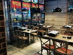 大堂-何师烧烤Pro ·江湖川菜·小龙虾·精酿(太古里旗舰店)