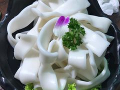 -东巴婆婆云南鱼豆花火锅(大东门店)