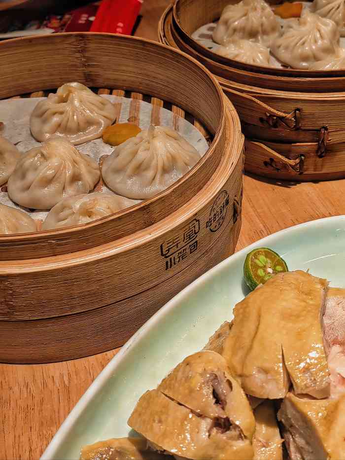 弄堂小笼包(和平大悦城店)-"「经典蟹粉小笼包」小笼包味道可以 汤很
