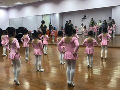 -小荧星艺校(大宁分校)