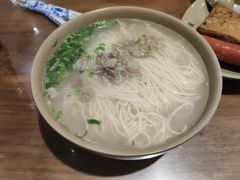 -亮亮面馆(经六路店)