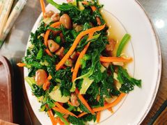 芹菜叶果仁-四条包子(古城街店)