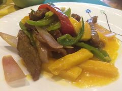 菠萝炒牛肉-金象湾泰国餐厅(华林路店)