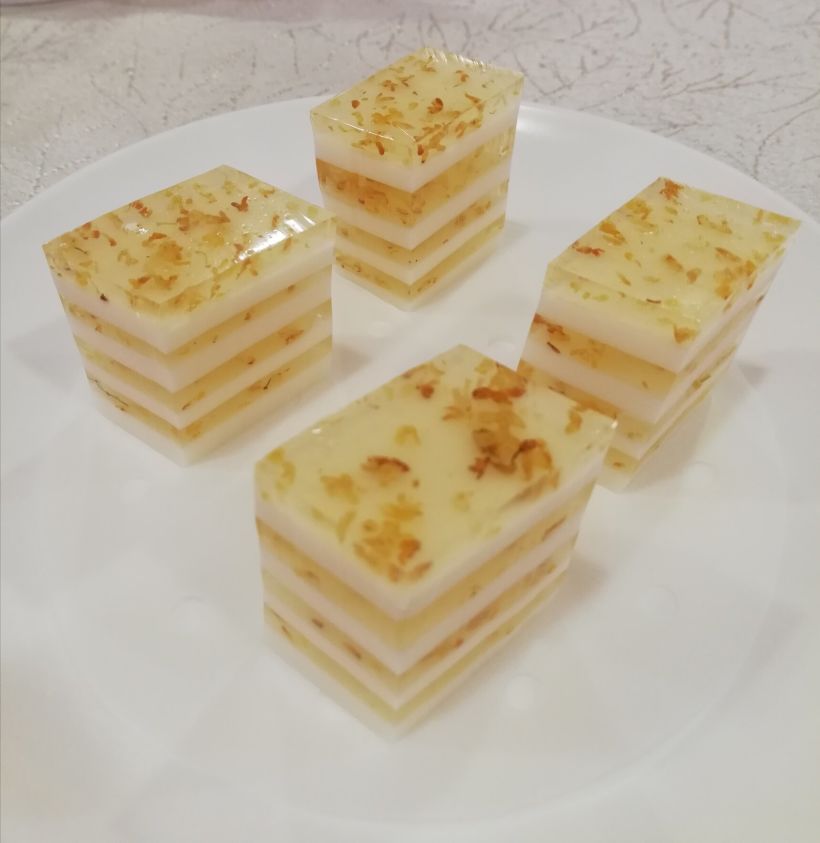 宫廷桂花糕:做得很小巧玲珑,有桂花的香味和椰子的清甜,小朋友的最爱.