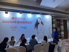 -上海滴水湖皇冠假日酒店