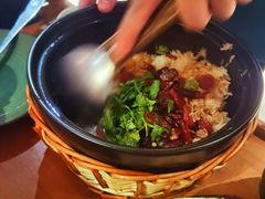 广式腊味煲仔饭-狐狸爱上椰子鸡(滨江星光大道店)