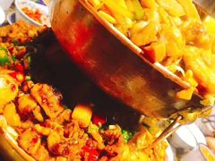 -沪小二炭火蛙锅(淮海中路美食不夜城店)