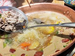 -洱火云南酸菜牛肉火锅(石景山当代商城店)