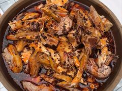 -土砂锅生态山庄·非遗砂锅雅鱼