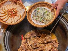 -锅当当铁锅炖烀饼王(长泰广场店)