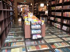 -钟书阁(松江泰晤士小镇店)