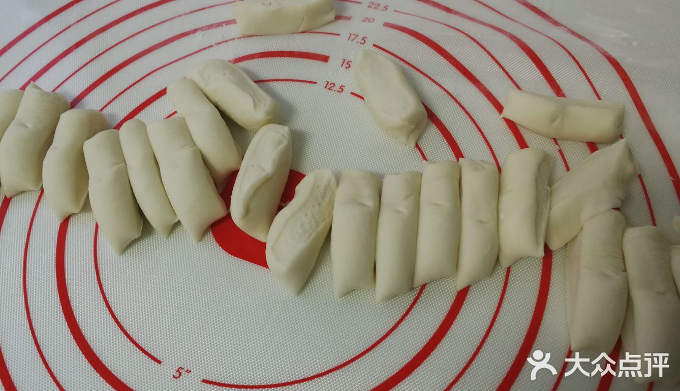 午餐首选自制手工煎饺，味道好极了🥟