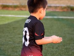 -Riverside河畔少儿足球培训(前滩店)