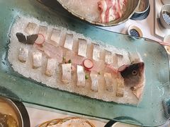 -泓炙颐凤鲜海鲜火锅料理(桐乡店)