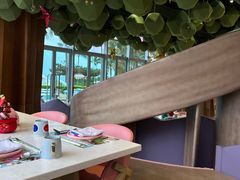 靠窗位-水桶王国主题餐厅·聚会·生日派对·亲子活动·家庭套餐(亚龙湾希尔顿店)