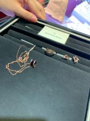 -潮宏基(大商新玛特店)