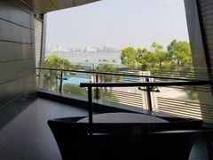 -上海滴水湖皇冠假日酒店