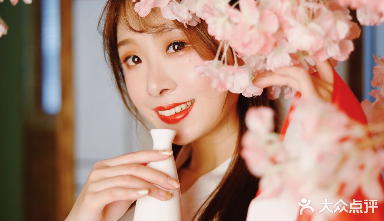 魔都探店│比网红展还好拍？神仙摄影棚了解一下