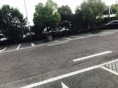 -慈城服务区-停车场