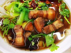 红烧肉刀削面-华天新川面馆(缸瓦市店)