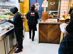 -愉肴麻辣香锅(中山路店)