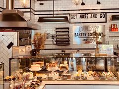 面包甜点陈列柜-Juicy Bakery(大学路店)