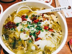 -渝是乎酸菜鱼(龙旗购物中心店)