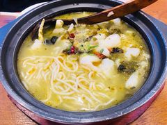 石锅酸菜鱼-周鱼小馆石锅酸菜鱼(活力汇店)