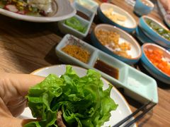 -明洞阿姨·韩式酱蟹烤肉·创意料理(三元桥店)