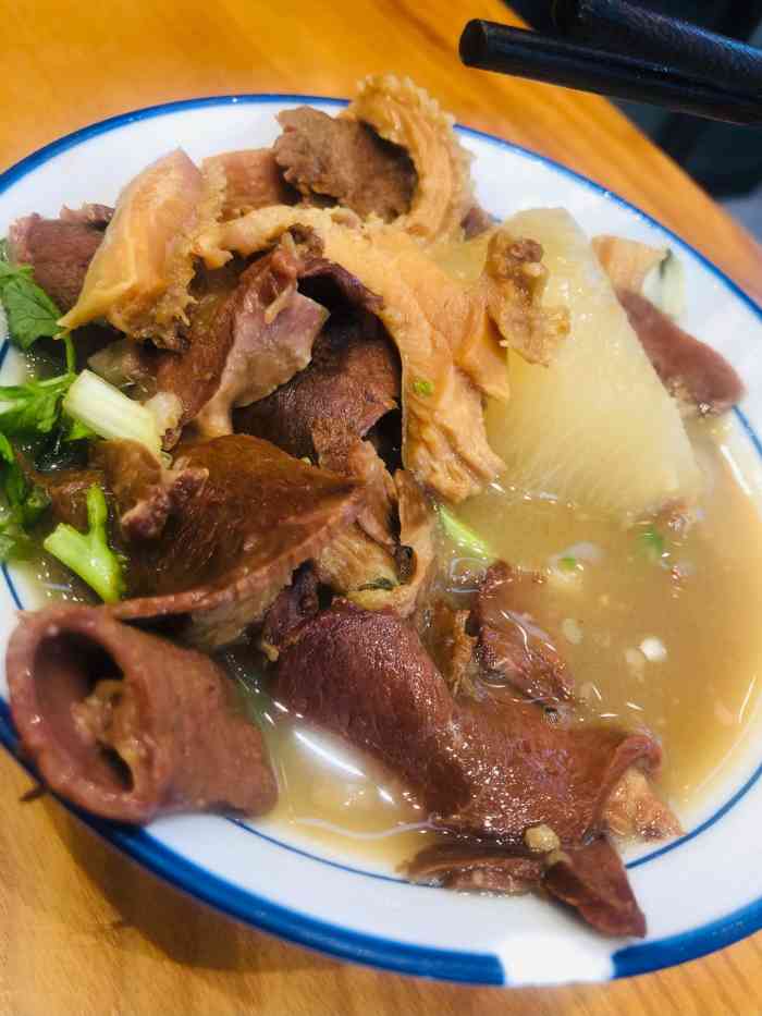 大鼓牛杂(上海湾店)-"经过这里看到有牛仔就特别想去尝试一下,看.