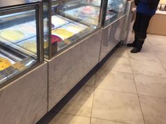 面包甜点陈列柜-哈根达斯(济南万象城店)