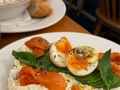 三文鱼牛油果吐司-Egg•Allday Brunch(襄阳北路店)