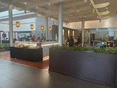 -成都中升之星奔驰4S店