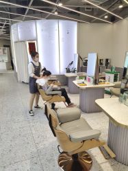 -PE SALON 