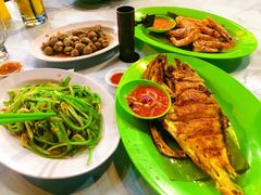 -明记烧鱼美味店