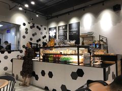 照烧鸡肉配牛油果拉法沙拉-HELLO 27 意面·沙拉·帕尼尼