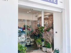 -FLOVIE FLORIST CAFE