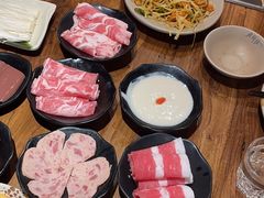 -吴氏老牌坊云南鱼豆花火锅店(通江街店)