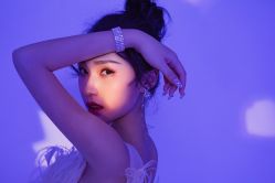 -onlygirl摄影美学馆高端定制(江滩店)