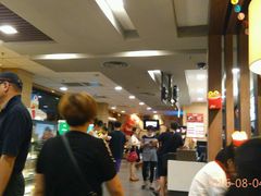 等位区-麦当劳(曲阳店)