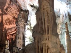 -波斯托伊纳溶洞