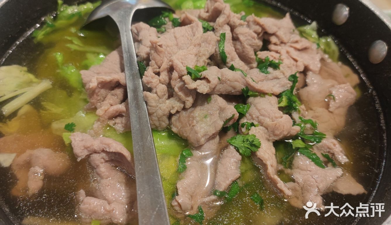 很喜欢吃跷脚牛肉，滑滑嫩嫩，小菜又很麻辣入味