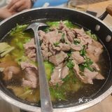 很喜欢吃跷脚牛肉，滑滑嫩嫩，小菜又很麻辣入味