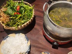 -Cuc Gach Quan Restaurant