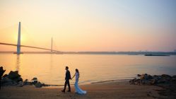 -雪中彩影婚纱摄影·微光艺术中心